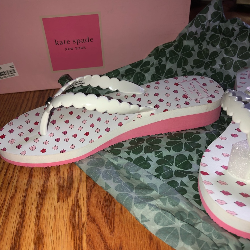 Designer Flip Flops - Picture 3 of 4